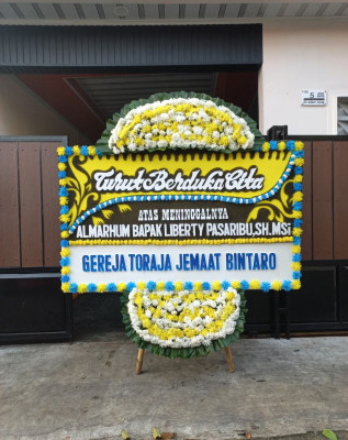 Papan Bunga Duka di Kepandean Baru