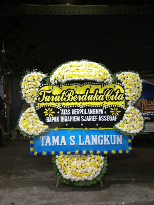 Papan Bunga Duka di Kepandean Baru